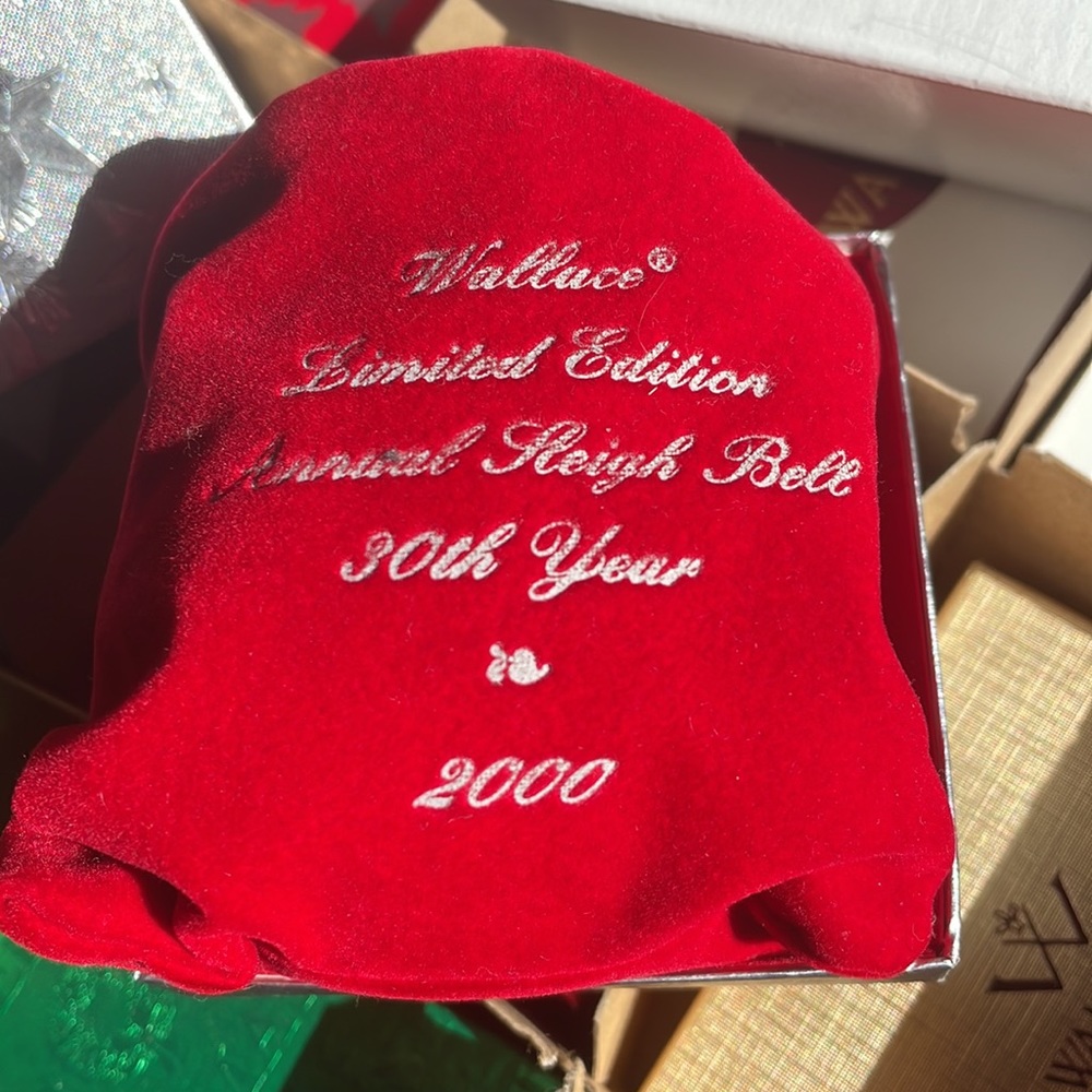 2000 Keepsake - Silver Wallace Limited Edition Christmas Bell